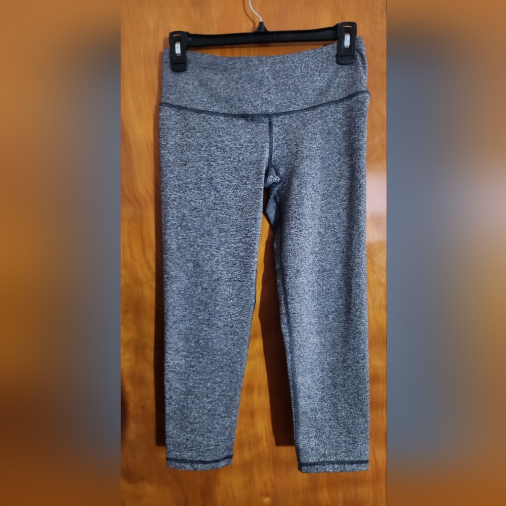 Victoria     Sport    Leggings   Size     S/p